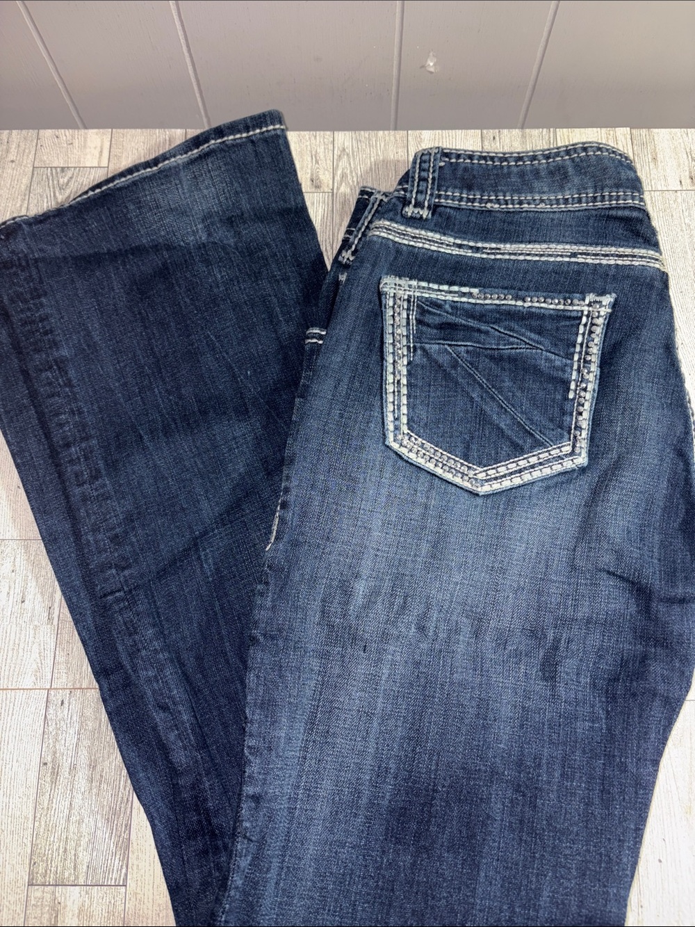 Women’s Bootcut Jeans in Dark Blue Wash